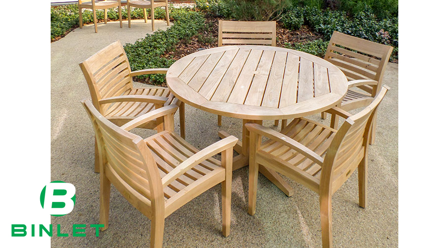 Bộ bàn ghế ăn bằng gỗ với độ bền cao và tuổi thọ vượt trội