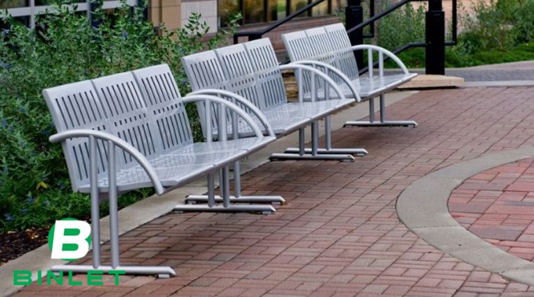 Maintaining outdoor steel tables and chairs also needs to be done properly